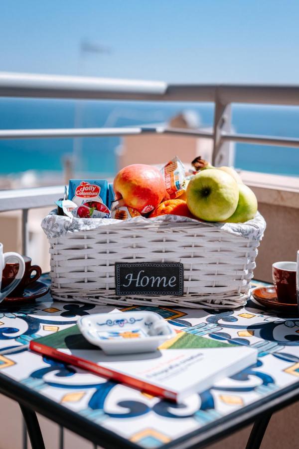 Donna Apollonia Home Holiday Monopoli Bagian luar foto