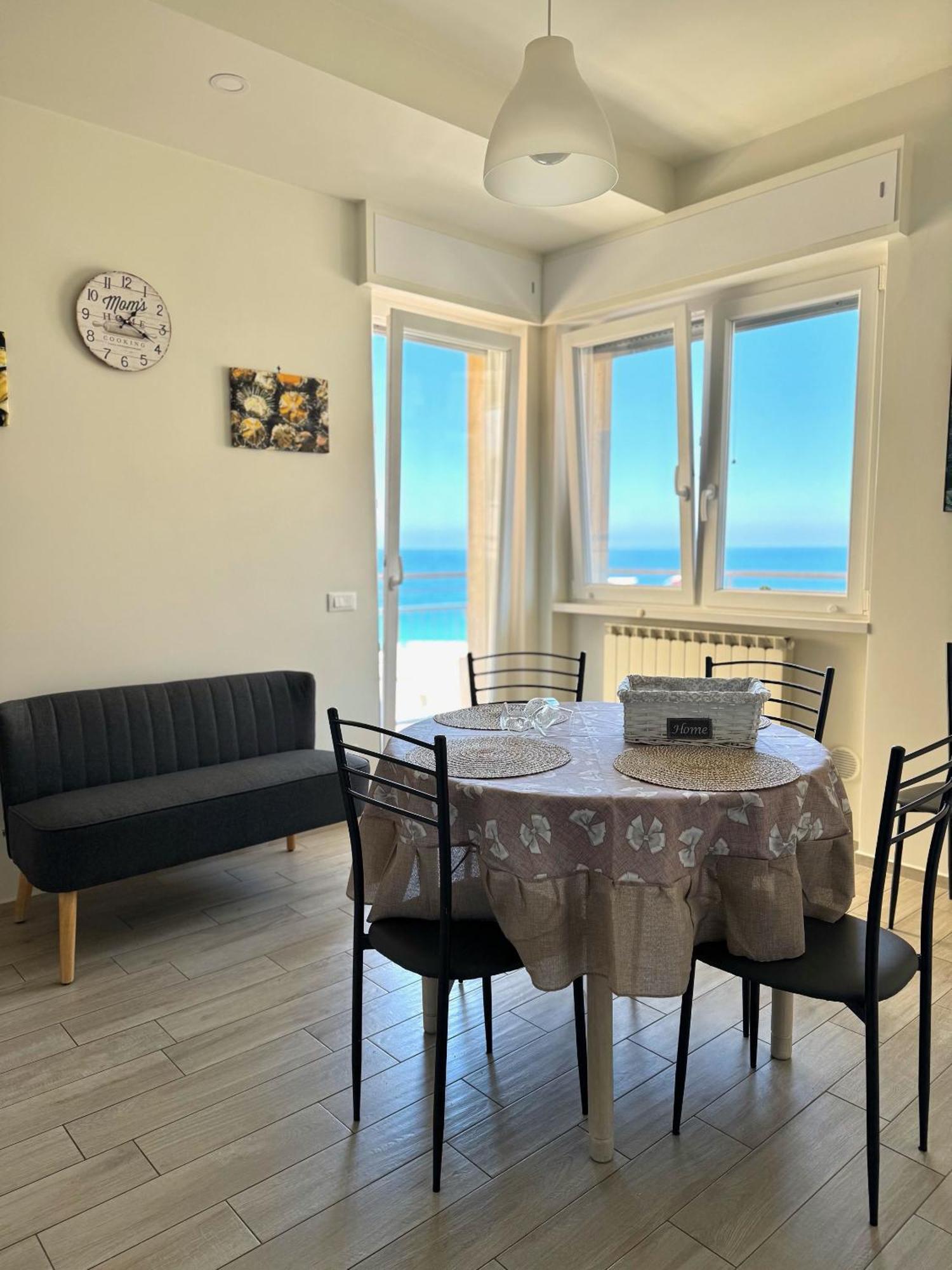 Donna Apollonia Home Holiday Monopoli Bagian luar foto